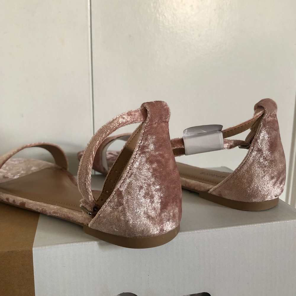 NEW Call It Spring Pink Mateare Velvet Sandals - Picture 4 of 7